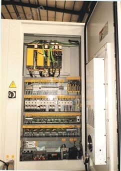 磨床電氣柜 現代精密加工的核心電氣控制中樞